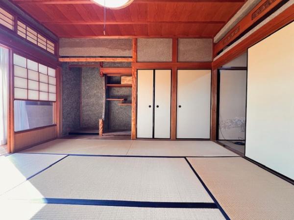 和歌山県岩出市金池字貴能地　中古戸建 内観写真（リビング以外の居室）