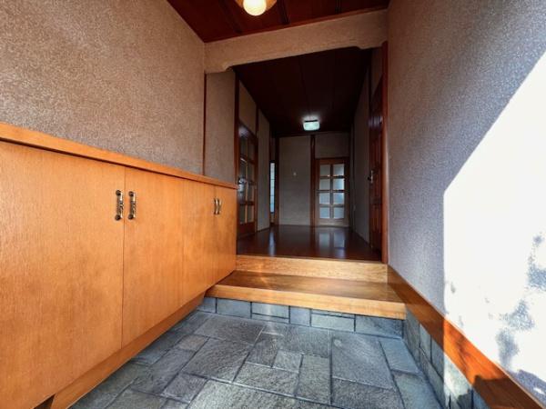 和歌山県岩出市金池字貴能地　中古戸建 現地写真（玄関）