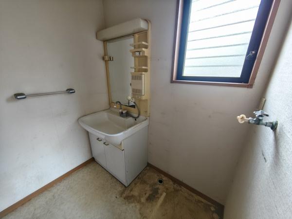 岡山県岡山市東区広谷　中古戸建 内観写真（洗面台・洗面所）