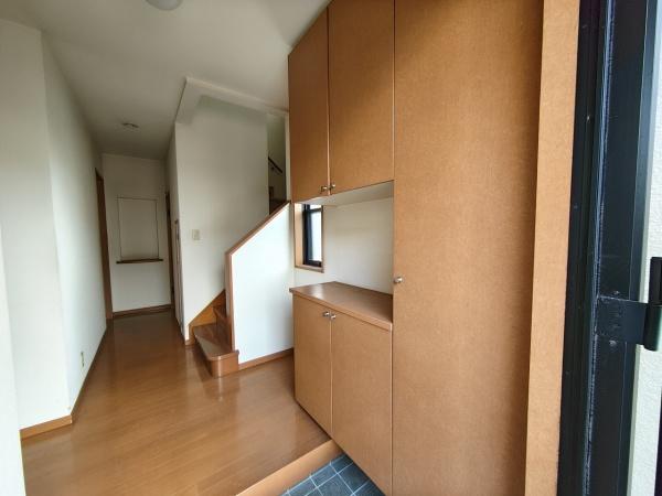 岡山県岡山市東区広谷　中古戸建 現地写真（玄関）