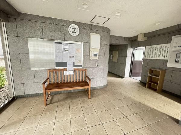 桂川ハイツ4号棟 共用部写真（エントランス）