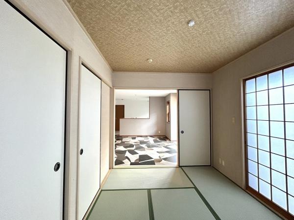 堺市美原区南余部西1丁目　中古戸建 内観写真（リビング以外の居室）