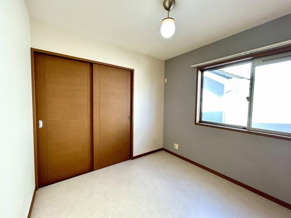 堺市美原区南余部西1丁目　中古戸建 内観写真（リビング以外の居室）