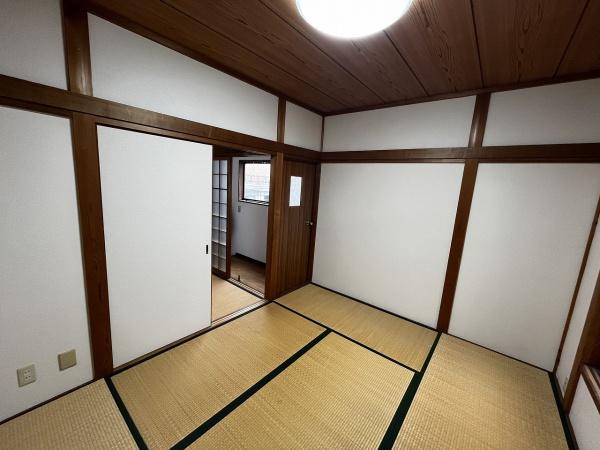 京都市右京区西院西高田町　中古戸建 内観写真（リビング以外の居室）