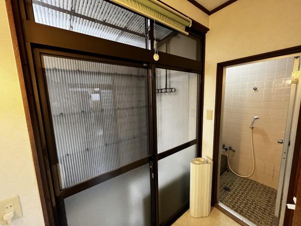 京都市右京区西院西高田町　中古戸建 内観写真（洗面台・洗面所）