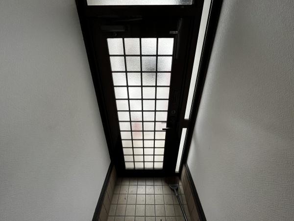 京都市右京区西院西高田町　中古戸建 現地写真（玄関）