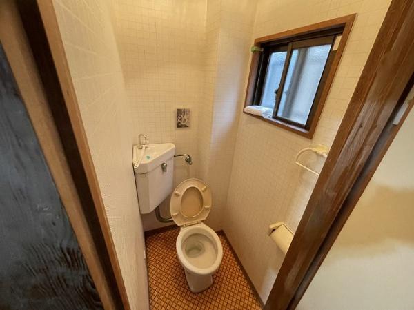 大阪市城東区諏訪3丁目　中古戸建 内観写真（トイレ）