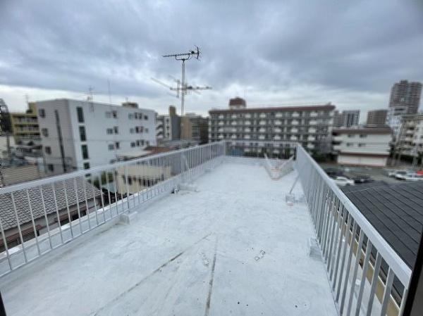 大阪市城東区諏訪3丁目　中古戸建 現地写真（バルコニー）