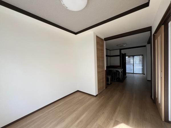 京都市右京区嵯峨広沢北下馬野町　中古戸建 内観写真（リビング）