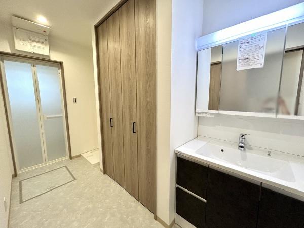 堺市堺区三条通　中古戸建 内観写真（洗面台・洗面所）