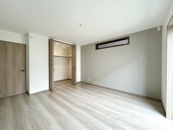 堺市堺区三条通　中古戸建 内観写真（リビング以外の居室）