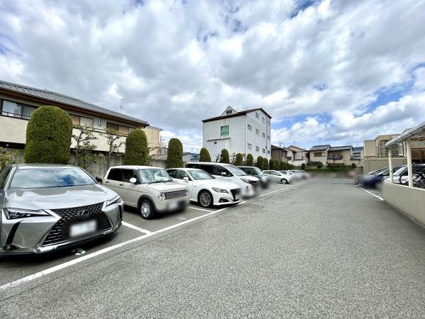 イトーピア泉北深井 共用部写真（駐車場）