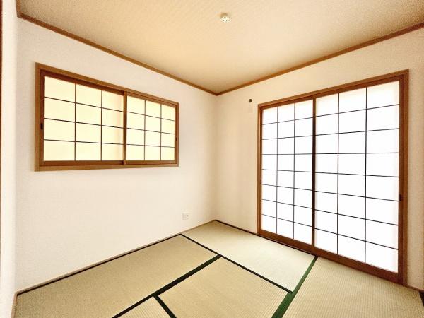 堺市中区深井水池町　中古戸建 内観写真（リビング以外の居室）
