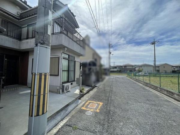 八尾市青山町2丁目　中古戸建 現地写真（前面道路含む現地写真）