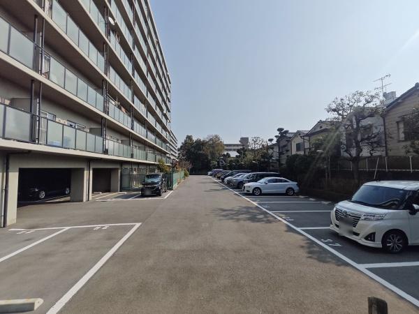 日商岩井泉尾マンション2号棟 共用部写真（駐車場）