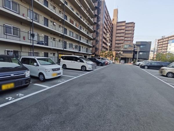 日商岩井泉尾マンション2号棟 共用部写真（駐車場）