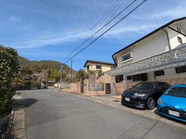 京都市右京区北嵯峨北ノ段町　中古戸建 現地写真（前面道路含む現地写真）