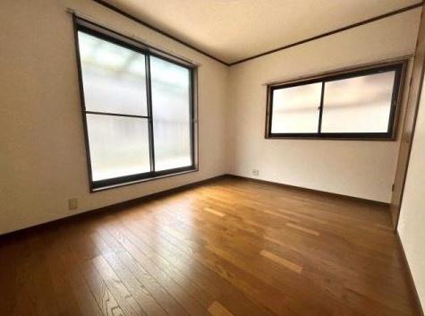 京都市北区鷹峯藤林町　中古戸建 内観写真（リビング以外の居室）