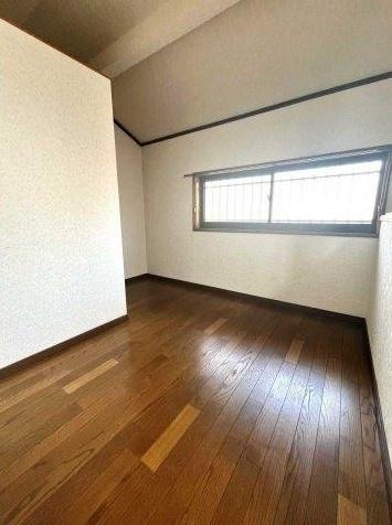 京都市北区鷹峯藤林町　中古戸建 内観写真（リビング以外の居室）