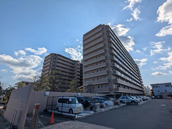 ライオンズマンション四条大宮ガーデンシティ 共用部写真（駐車場）