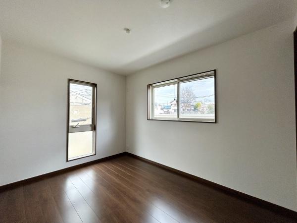 堺市美原区平尾　中古戸建 内観写真（リビング以外の居室）