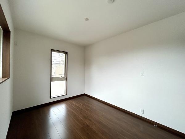 堺市美原区平尾　中古戸建 内観写真（リビング以外の居室）