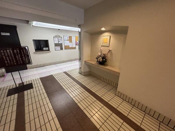 サンマンション丸太町 共用部写真（エントランス）