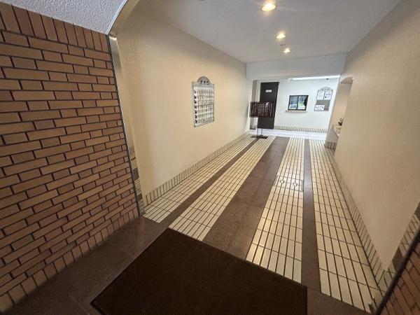 サンマンション丸太町 共用部写真（エントランス）