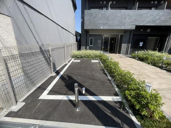 アドバンス大阪ストーリア 共用部写真（駐車場）