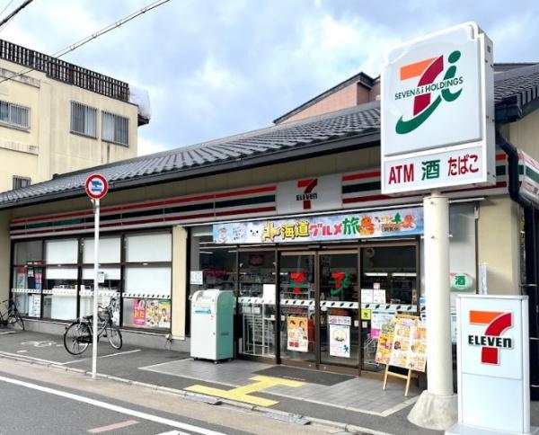 グラン・ドムール堺町二条 コンビニ