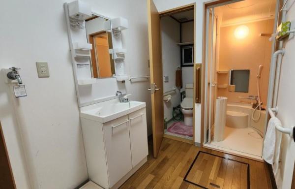 京都市北区紫竹下芝本町　中古戸建 内観写真（洗面台・洗面所）