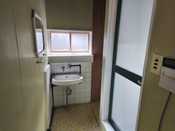 京都市東山区上梅屋町　中古戸建 内観写真（洗面台・洗面所）