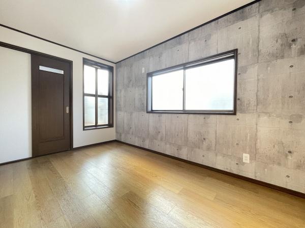 京都市北区紫竹牛若町　中古戸建 内観写真（リビング以外の居室）