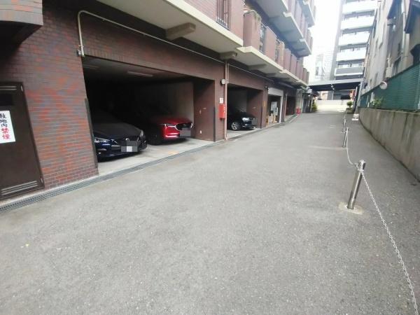松屋町グランドハイツ 共用部写真（駐車場）