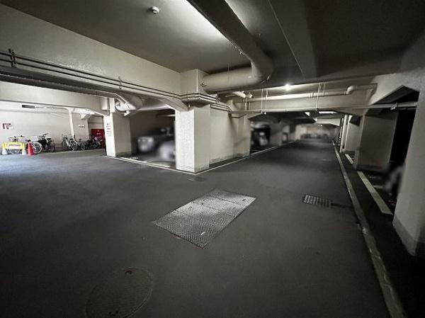 ハイマートすみれ 共用部写真（駐車場）