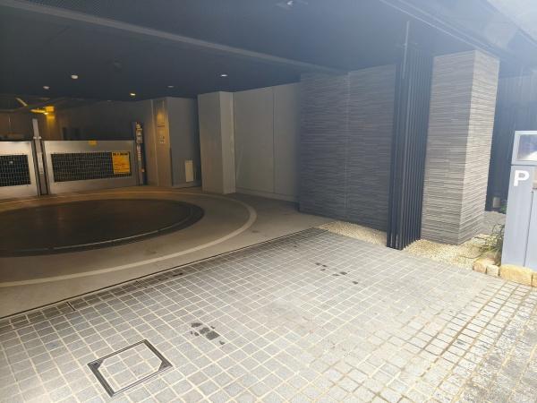 グランドメゾン京都御池通 共用部写真（駐車場）