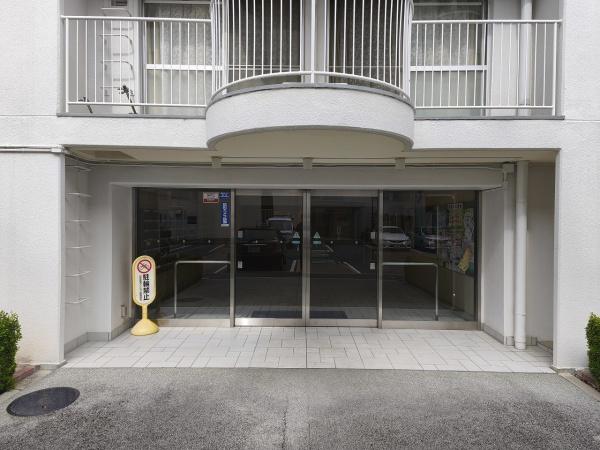 山科音羽マンションA棟 共用部写真（エントランス）