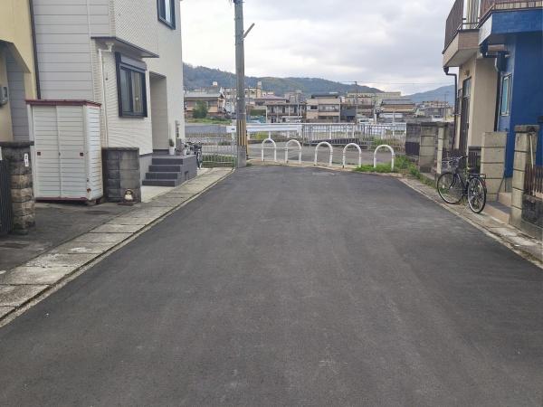 京都市山科区西野山射庭ノ上町　中古戸建 現地写真（前面道路含む現地写真）