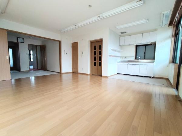 ラレーブ京都大宮堀川通　事務所併用住宅 内観写真（リビング）
