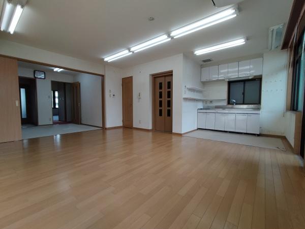 ラレーブ京都大宮堀川通　事務所併用住宅 内観写真（リビング）