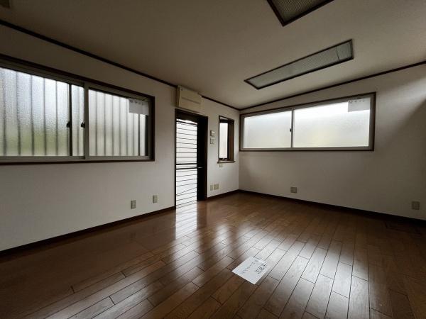 京都市左京区岩倉中在地町　中古テラスハウス 内観写真（リビング以外の居室）