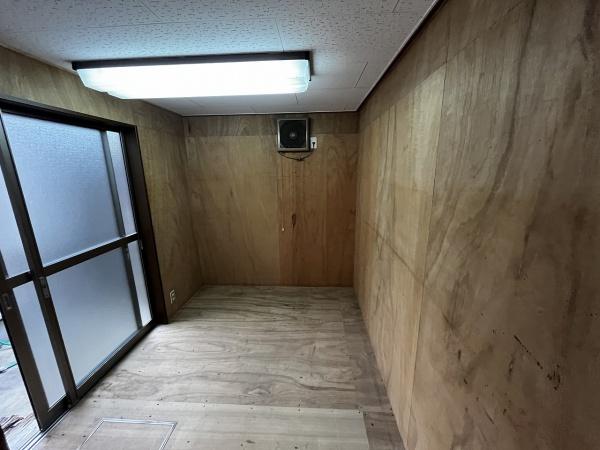 京都市左京区岩倉中在地町　中古テラスハウス 内観写真（収納）