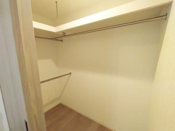 ジオタワー堺筋本町 内観写真（収納）