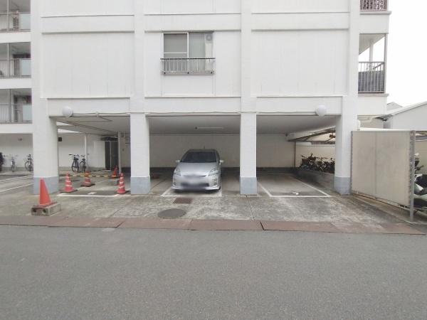 パレスハイツ京橋 共用部写真（駐車場）