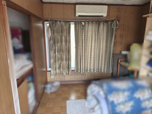 京都市山科区御陵荒巻町　中古戸建 内観写真（リビング以外の居室）