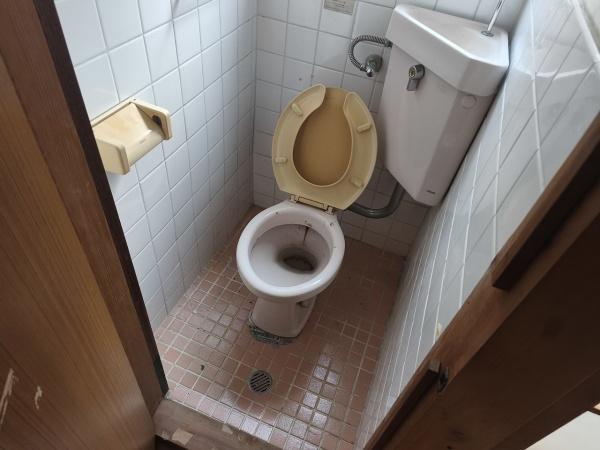 京都市山科区御陵荒巻町　中古戸建 内観写真（トイレ）