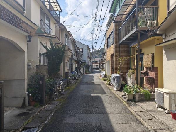 京都市山科区御陵荒巻町　中古戸建 現地写真（前面道路含む現地写真）
