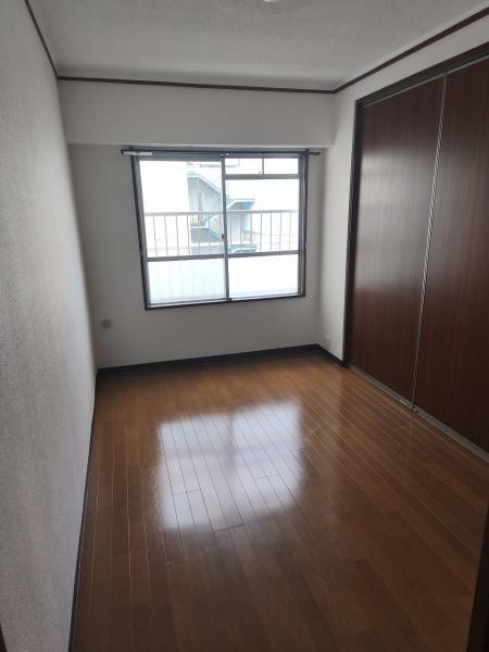 山科音羽マンションA棟 内観写真（リビング以外の居室）