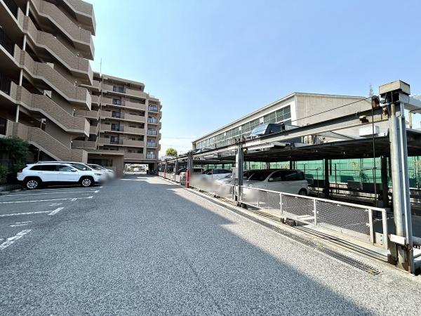 レピア堺湊 共用部写真（駐車場）