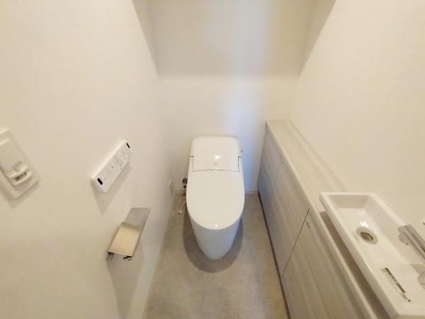 ジオタワー堺筋本町 内観写真（トイレ）